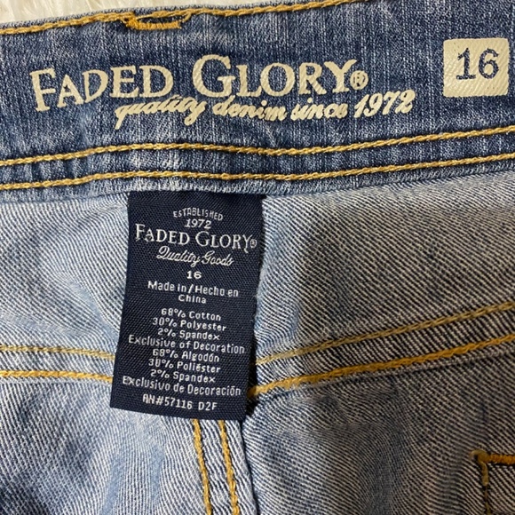 Faded Glory 16 Denim Capri Jeans - Picture 6 of 8